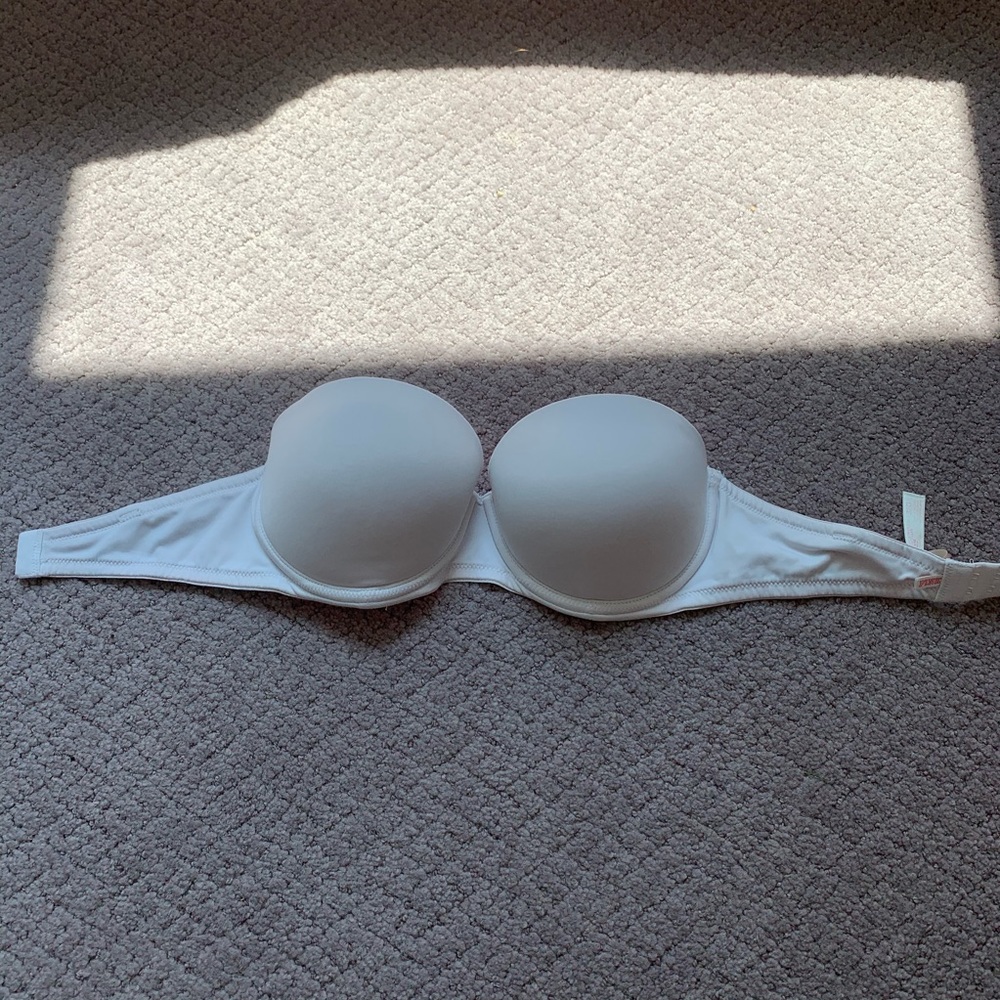 VS PINK STRAPLESS BRA
